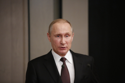 Ο Πούτιν καυχιέται για τα ρωσικά όπλα και λέει ότι η Μόσχα είναι έτοιμη να τα μοιραστεί με συμμάχους