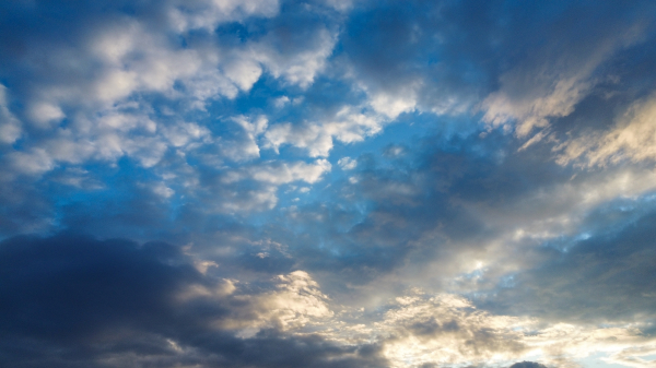 Ποιες ώρες έρχονται βροχές σήμερα στην Αττική - Πτώση θερμοκρασίας μετά τη Μεγάλη Πέμπτη