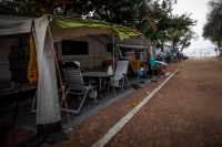 Δολοφονία στη Φοινικούντα: Έφοδος σε σπίτι συγγενή κατηγορουμένου - Εντοπίστηκαν καλάσνικοφ και 500.000 ευρώ (Βίντεο)