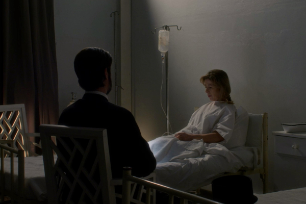 «Άγιος Έρωτας»: Ο πατήρ Νικόλαος βρίσκει την Ολυμπία λιπόθυμη στο σχολείο (Βίντεο)