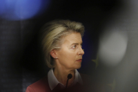 Βόμβα από την πρόεδρο της Κομισιόν: Είναι καιρός να σκεφτούμε τον υποχρεωτικό εμβολιασμό