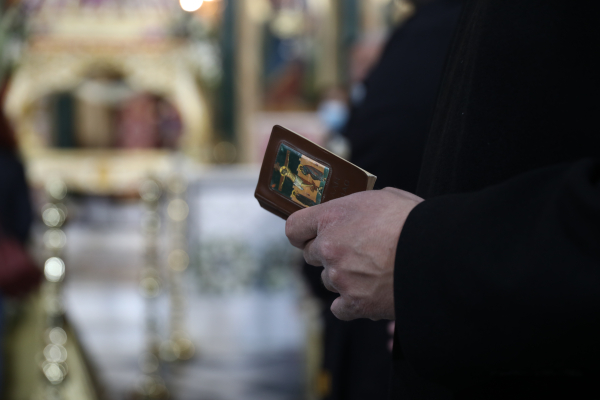 Γρεβενά: Παντρεμένος, πολύτεκνος και με εγγόνια ο ιερέας που κατηγορείται για revenge porn