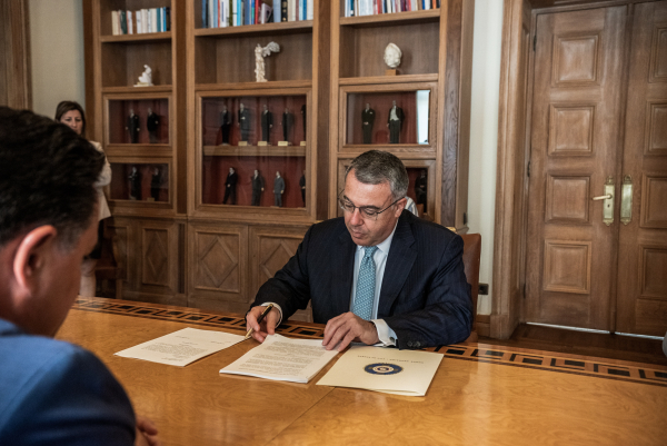 Alpha Bank: Καθαρά κέρδη 861 εκατ. ευρώ το 2024