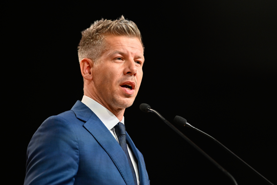 Πέτερ Μάγιαρ για Ουκρανία: Αποκλείεται η ένταξη στην ΕΕ μιας χώρας σε εμπόλεμη κατάσταση