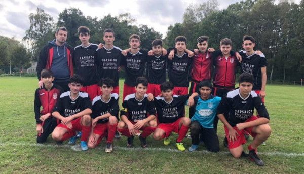 Βέλγιο: 10χρονα παιδιά τουρκικής καταγωγής χαιρετούν στρατιωτικά!