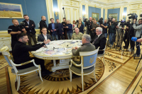 Ο Ζελένσκι στην Αθήνα εν μέσω μεγάλου σκανδάλου διαφθοράς