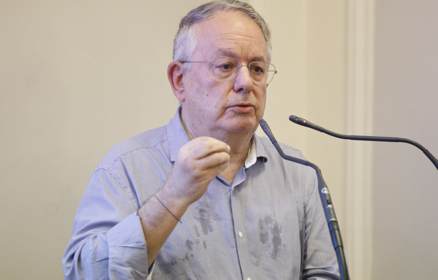 Νίκος Αλιβιζάτος: Θρυμματισμός και ανασύνταξη