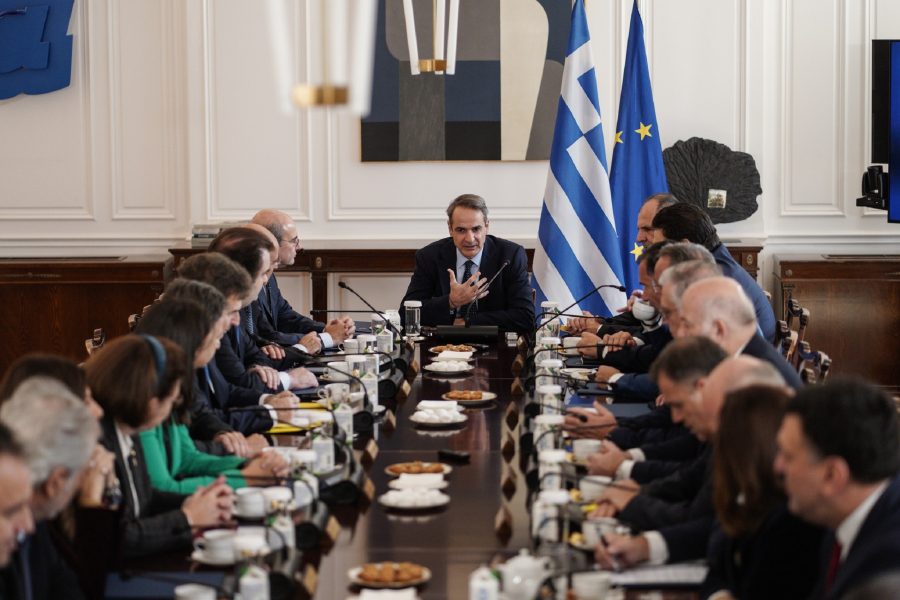 ΣΥΡΙΖΑ: Ο Μητσοτάκης μάλλον διάβασε τους μπλε φακέλους του 2019