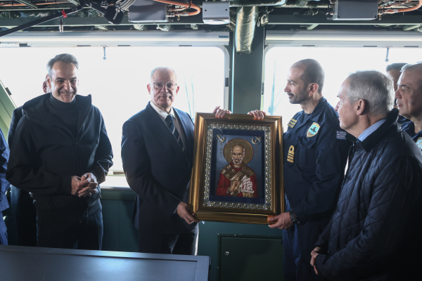 Η εικόνα του Άι Νικόλα που έδωσε ο Πρόεδρος στον κυβερνήτη