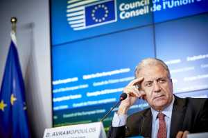 Αβραμόπουλος για το μεταναστευτικό: Τα κράτη-μέλη να ανταποκριθούν στις υποχρεώσεις τους