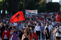 «Βράζει» η Αλβανία για την ανέγερση πολυτελούς θερέτρου: Ο Ράμα αρνείται κατηγορίες ότι συνδέεται με τον γαμπρό Τραμπ