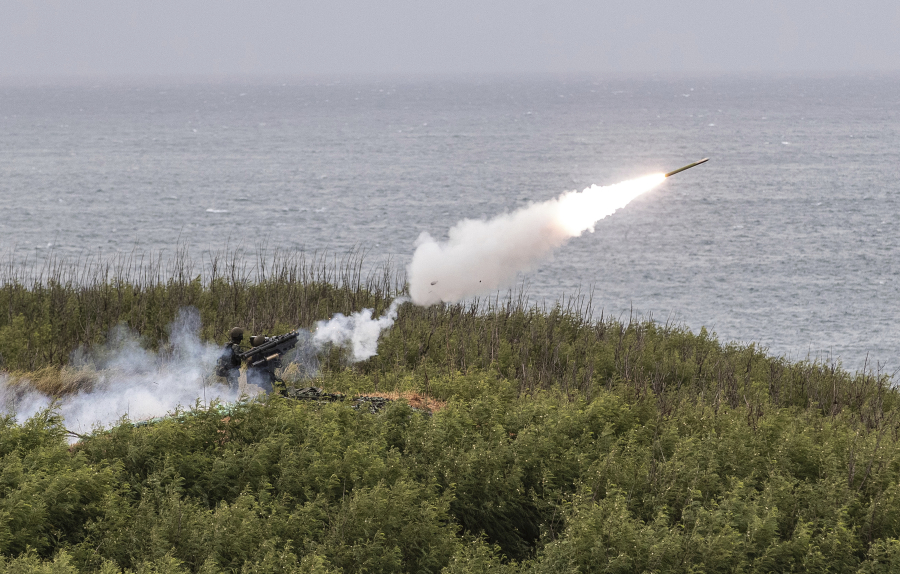 «Βόμβα» Reuters: Η Κίνα στέλνει 300-400 συστήματα αεράμυνας στο Ιράν