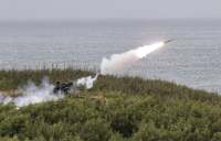 «Βόμβα» Reuters: Η Κίνα στέλνει 300-400 συστήματα αεράμυνας στο Ιράν