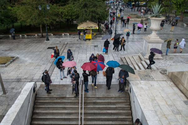 Καιρός: Ραγδαία επιδείνωση με καταιγίδες, χαλάζι και κρύο