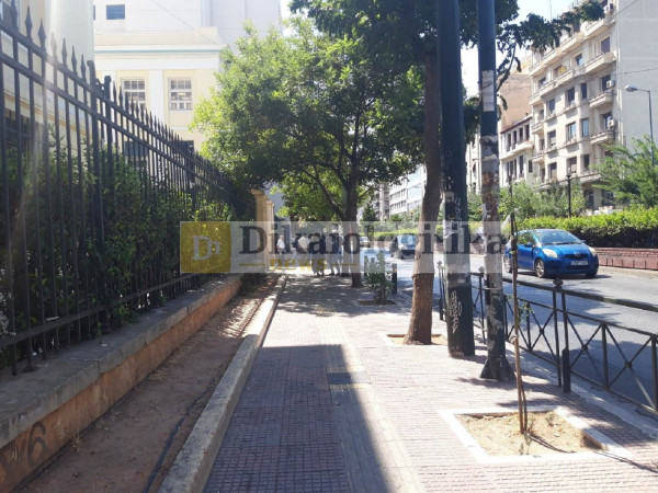 Οικονομικό Πανεπιστήμιο, πρώην ΑΣΟΕΕ: Χωρίς άσυλο και επιχείρηση… καθαρά πεζοδρόμια! (pics+vid)