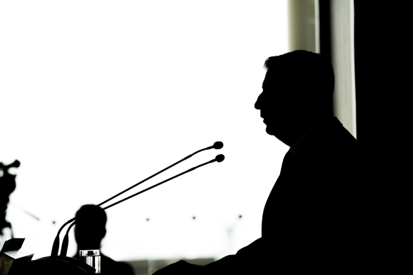 Σε νευρική κρίση η ηγεσία της Χαριλάου Τρικούπη - Νέα δημοσκόπηση το βράδυ