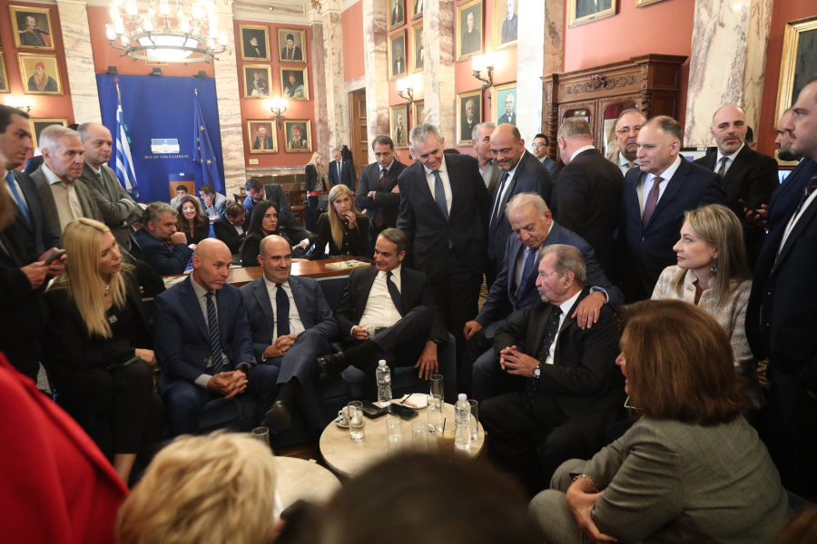 Το ενδεχόμενο κυβέρνησης χωρίς τον Μητσοτάκη και τα σενάρια για Βενιζέλο