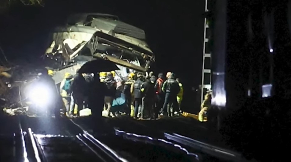 Ένας νεκρός και αρκετοί τραυματίες σε νέο σιδηροδρομικό δυστύχημα στην Ισπανία (Βίντεο)