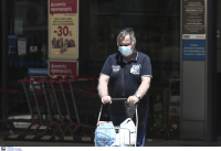 «Από τη μύγα ξίγκι» βγάζουν τα σούπερ μάρκετ - Το τρικ με τις σακούλες στο όνομα του περιβαλλοντικού τέλους