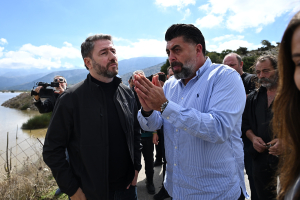 Επίσκεψη Ανδρουλάκη στο Οροπέδιο Λασιθίου: «Το κράτος πρέπει να δράσει γρήγορα με ένα ολοκληρωμένο σχέδιο»