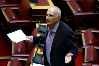 Βαρεμένος μαινόμενος κατά «διπρόσωπου» Οικονόμου και «επιδειξία» Κασσελάκη