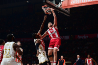Euroleague: Συνεχίζει ακάθεκτος ο Ολυμπιακός, κέρδισε και τον Ερυθρό Αστέρα (92-86)