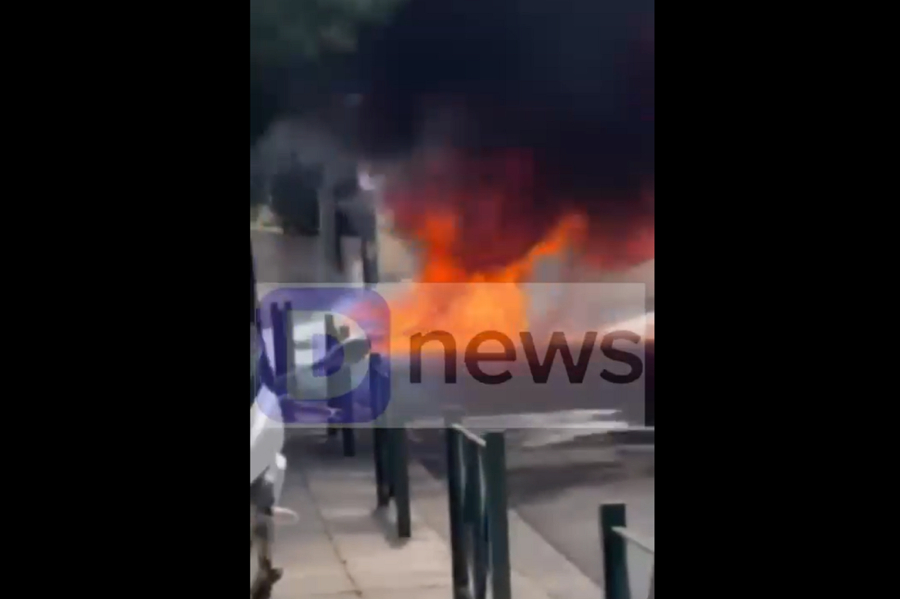 Αποκλειστικό βίντεο ντοκουμέντο - Φωτιά και έκρηξη σε εν κινήσει μηχανή της ομάδας ΔΙΑΣ