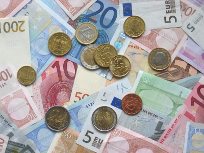 Στα 197,211 δισ. ευρώ ανήλθαν οι καταθέσεις τον Μάρτιο