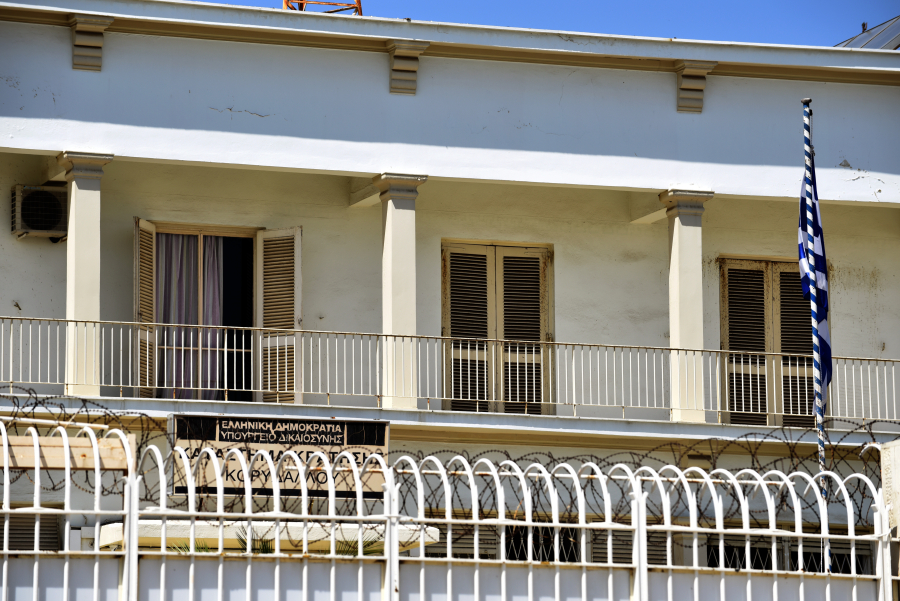 Ζεφύρι: Συνελήφθη 44χρονος δραπέτης φυλακών