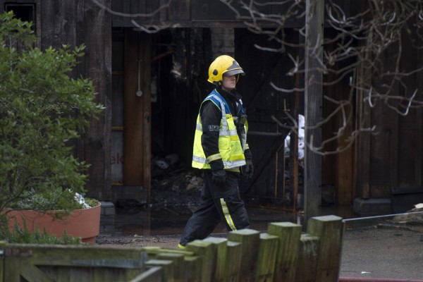 Μεγάλη φωτιά σε σε 12όροφη πολυκατοικία στο Μάντσεστερ (video)