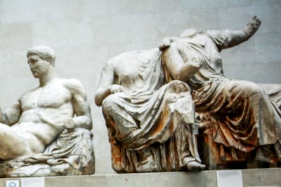 Μενδώνη σε Βρετανικό Μουσείο: Επιστρέψτε τα Γλυπτά του Παρθενώνα – Επικίνδυνες οι συνθήκες φύλαξης