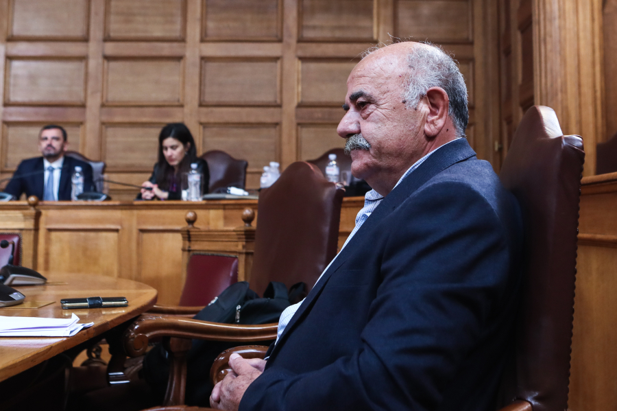 Γιατί η κυβέρνηση μιλά για φάουλ της αντιπολίτευσης