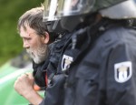 Ο Γκάμπριελ παρομοίωσε τους διαδηλωτές του Αμβούργου με νεοναζί!