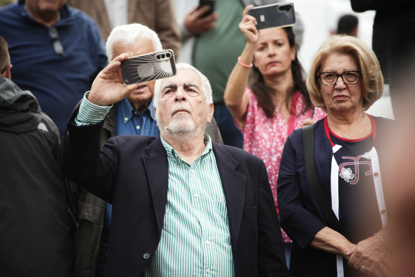 Ποιοι δεν θα πάρουν επίδομα 300 ευρώ - Οι «κόφτες» που αποκλείουν χιλιάδες συνταξιούχους