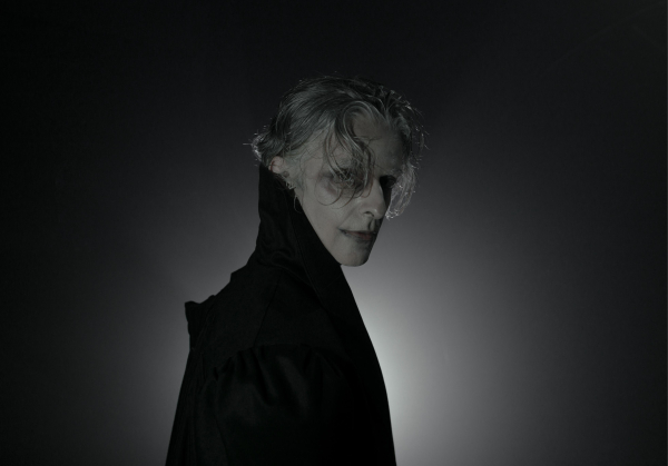 Ο σκοτεινός κόσμος του Dracula ζωντανεύει στο θέατρο Πόρτα - Δείτε εντυπωσιακές εικόνες από την παράσταση