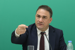 Τσουκαλάς: Η κυβέρνηση οφείλει να δώσει απαντήσεις για τις καταγγελίες για χρήση βίας κατά διαδηλωτών