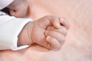 Ζάκυνθος: Σε αναστολή η παιδίατρος για την υπόθεση του 5 μηνών μωρού με τη μηνιγγίτιδα