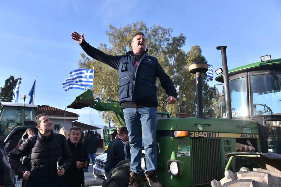 Greek Farmers Defy Supreme Court Order, Vow to Maintain Nationwide Blockades