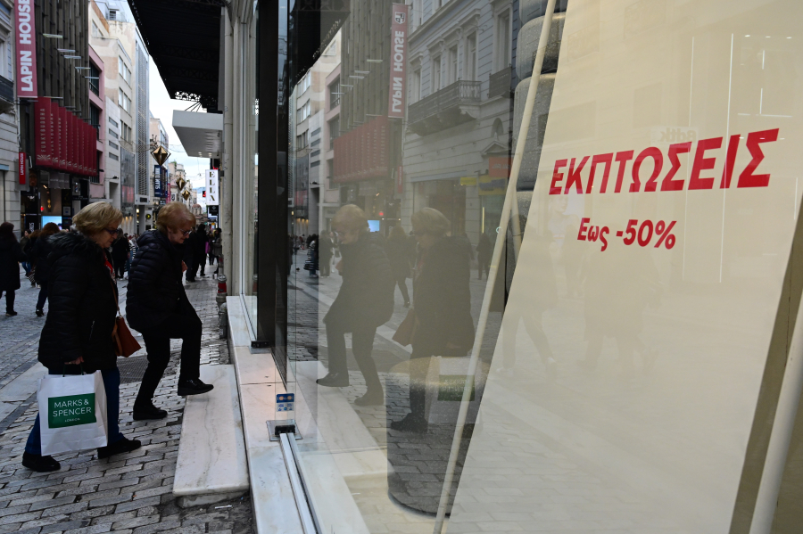 Τι ώρα ανοίγουν και τι ώρα κλείνουν τα καταστήματα την Κυριακή