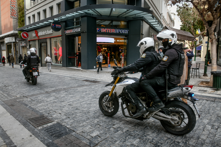 Πρόστιμα σε 92.000 παραβάτες από τον Δήμο Αθηναίων - Αδιαφορούν και παρκάρουν σε ράμπες ΑμεΑ