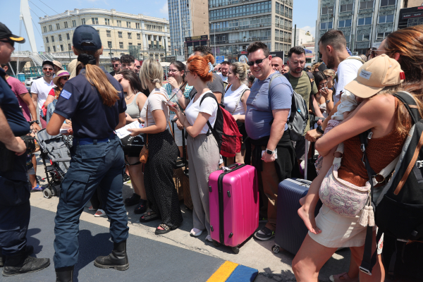 Fierce Aegean Winds Leave Ferries Docked and Travelers Stranded