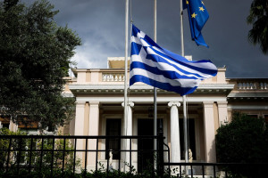Μαξίμου: Ο κ. Μητσοτάκης διχάζει τους Έλληνες για να κρατά ενωμένο το κόμμα του