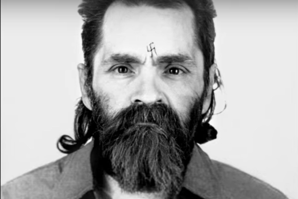 Ο Τσάρλς Μάνσον αποκαλύπτει και άλλες δολοφονίες – Ηχητικό ντοκουμέντο μέσα από τη φυλακή (βίντεο)