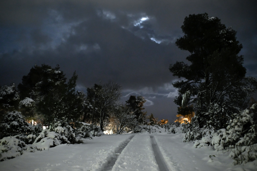 Kαιρός: Ξεκίνησε η ψυχρή προέλαση του «ουκρανικού χιονιά» - Οι πρώτες χιονισμένες εικόνες