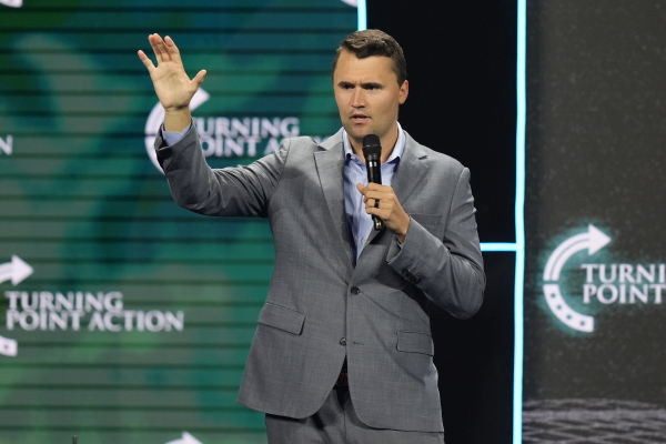 ΗΠΑ: Νεκρός ο ακροδεξιός ακτιβιστής Charlie Kirk ανακοίνωσε ο Τραμπ - Τον πυροβόλησαν σε ομιλία στο Πανεπιστήμιο της Γιούτα