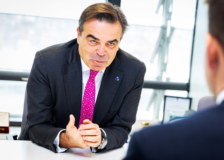 Το εξελισσόμενο brain drain «υπονομεύει» την πράσινη και ψηφιακή μετάβαση