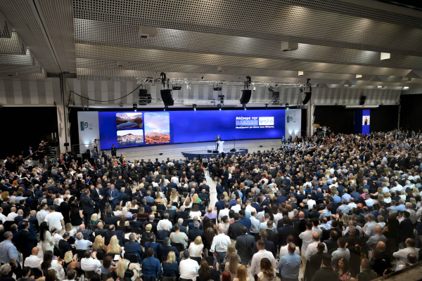 ΔΕΘ 2025: Ξεχάστηκαν οι αυξήσεις στα επιδόματα του ΟΠΕΚΑ