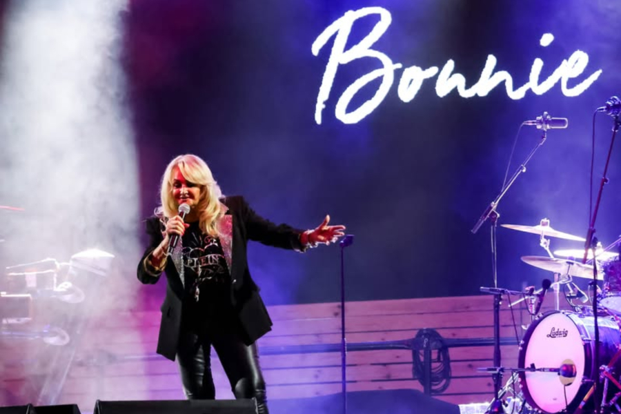 Εκτάκτως σε νοσοκομείο στην Πορτογαλία η Bonnie Tyler