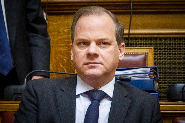 «Ηχηρή απάντηση στις προσωπικές επιθέσεις που δέχτηκα» - Η πρώτη δήλωση Καραμανλή