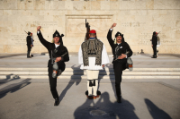 Άγνωστος Στρατιώτης: Πώς κατέληξε ο Δούκας στην απόφαση ότι η καθαριότητα ανήκει στην κυβέρνηση